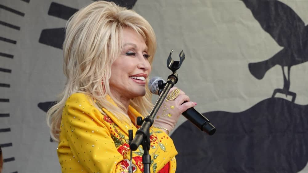Dolly Parton Announces 500 Million quot Dollywood quot Theme Park Expansion WEKS